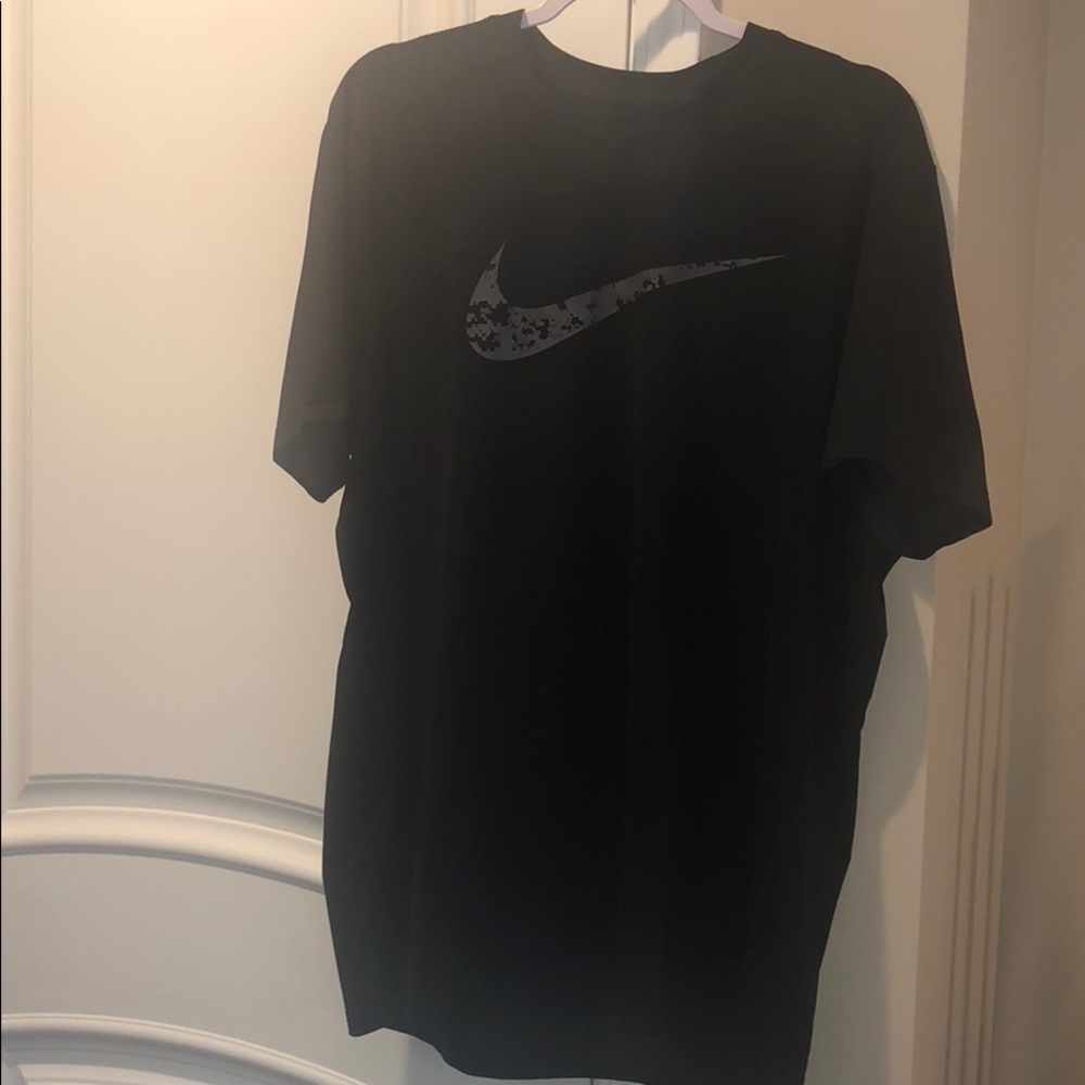 Men’s Nike T-shirt